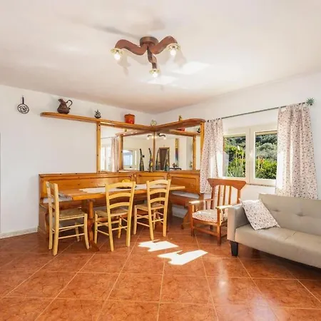 Holiday home L'olivastro *